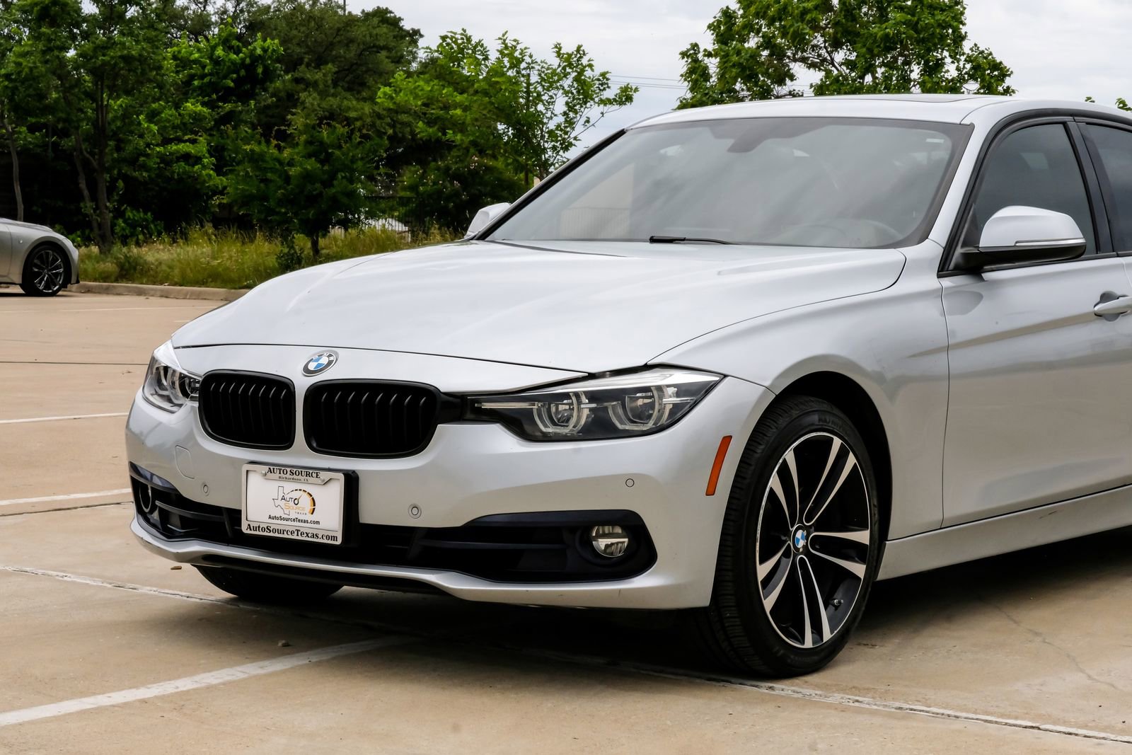 Used 2018 BMW 330i Sedan w/ Convenience Package RWD image 9