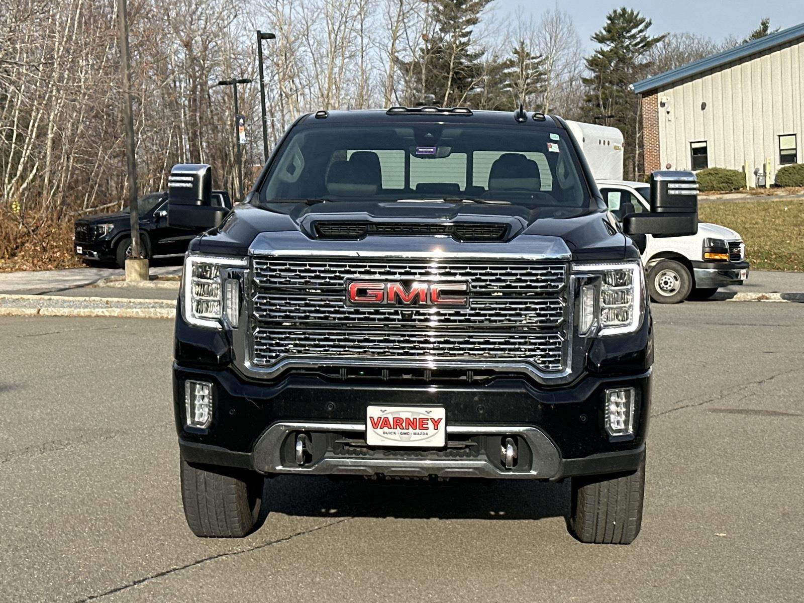 Used 2023 GMC Sierra 3500 Denali w/ Denali Black Diamond Edition image 2