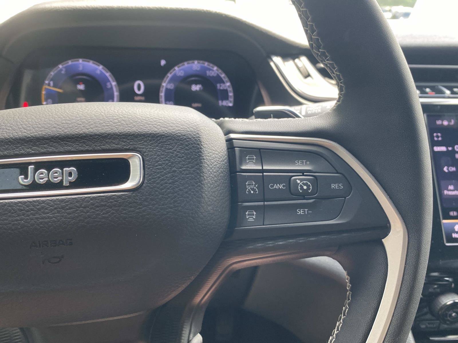 Used 2024 Jeep Grand Cherokee Altitude RWD image 42
