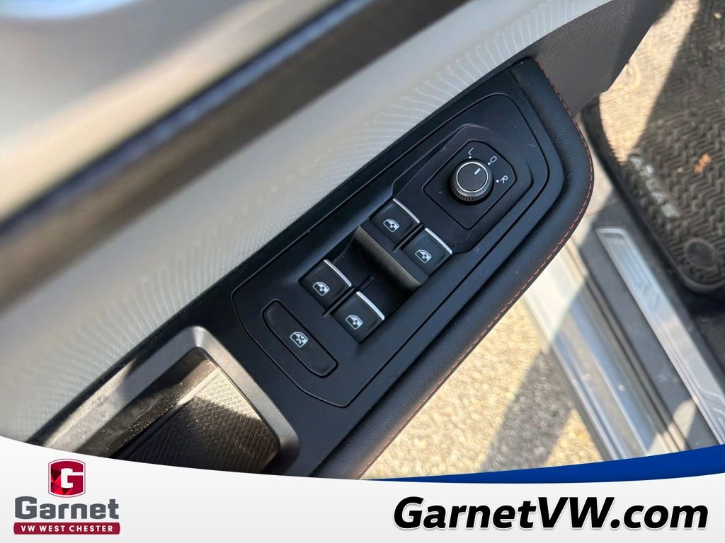 Used 2024 Volkswagen Atlas Peak Edition SE image 12