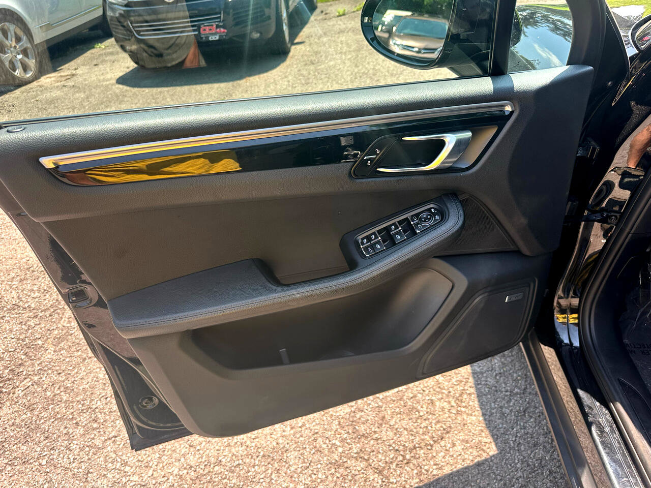 Used 2018 Porsche Macan Sport Edition image 11