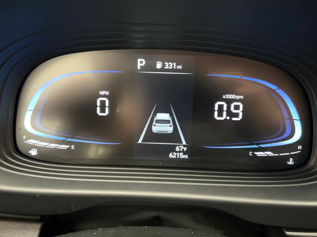 Used 2025 Hyundai Venue Limited FWD image 17