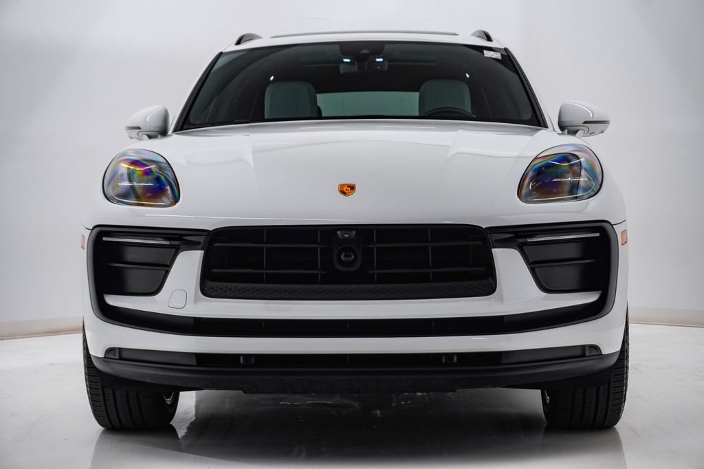 Certified 2023 Porsche Macan AWD/4WD image 6