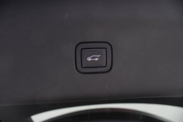 Used 2022 Buick Enclave Essence image 19