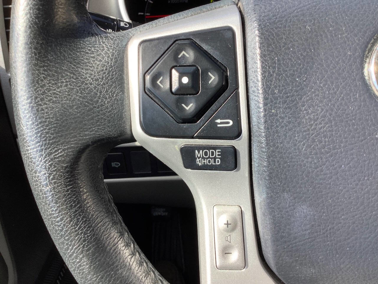 Used 2015 Toyota Sequoia Limited AWD/4WD image 59