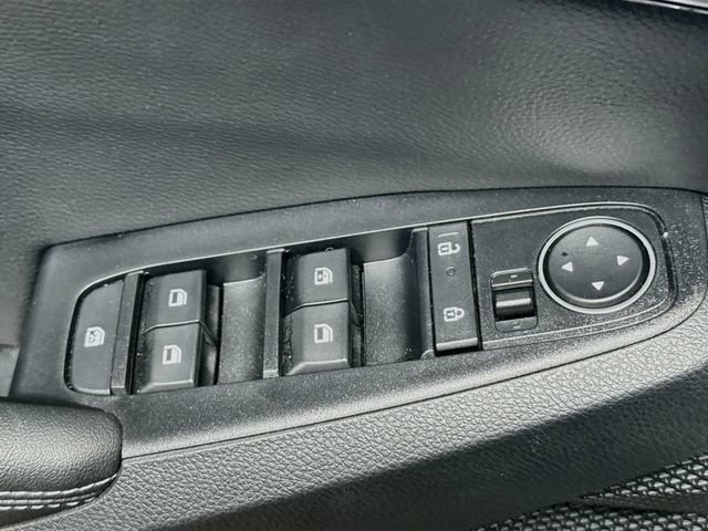 Used 2025 Kia Seltos S AWD/4WD image 18