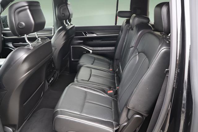 Used 2023 Jeep Wagoneer L Series II image 28