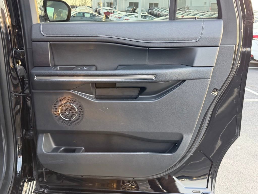 Used 2024 Ford Expedition Max XLT image 21