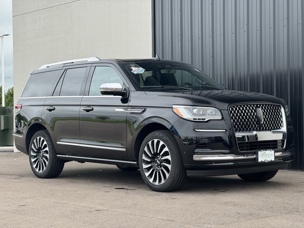 Used 2023 Lincoln Navigator Black Label image 4
