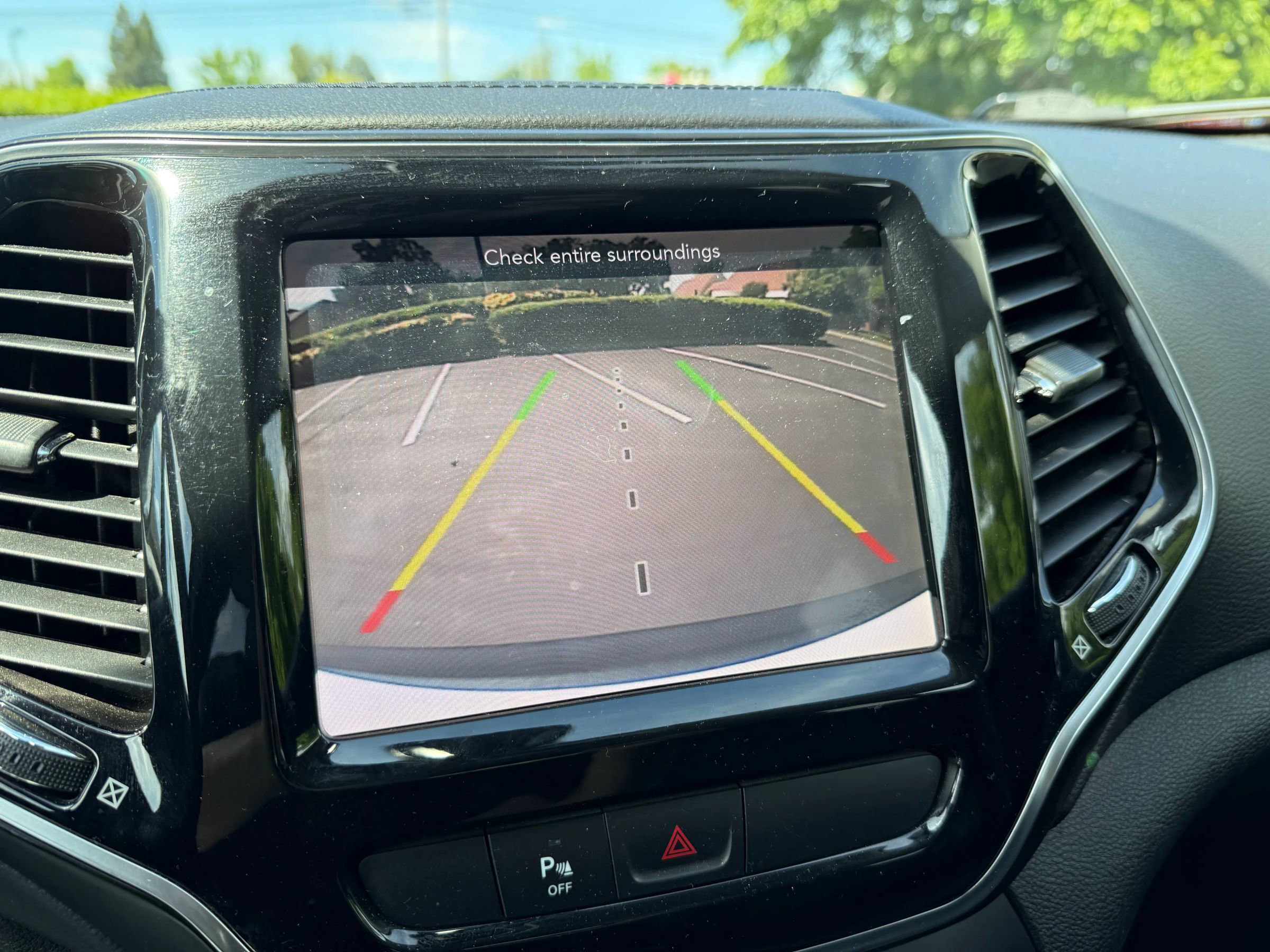 Used 2019 Jeep Cherokee Limited image 20