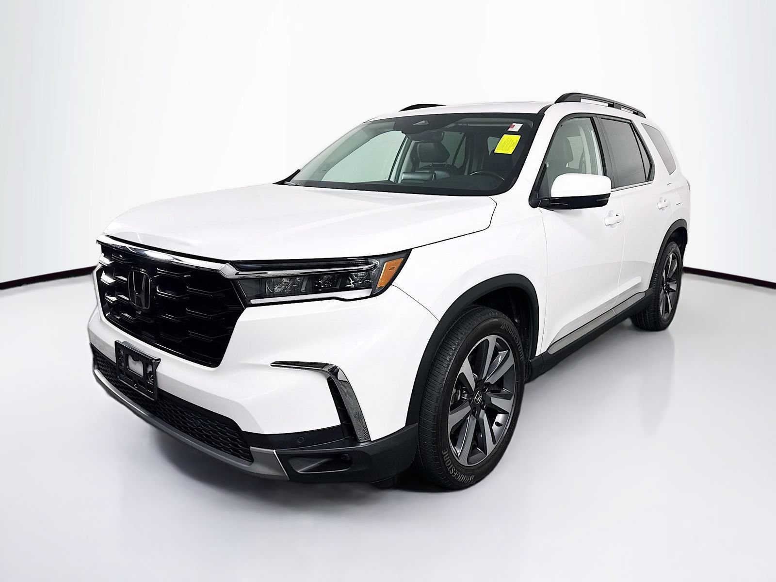 Used 2023 Honda Pilot Touring image 3