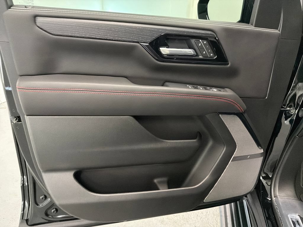 New 2026 GMC Yukon AT4 Ultimate AWD/4WD image 12