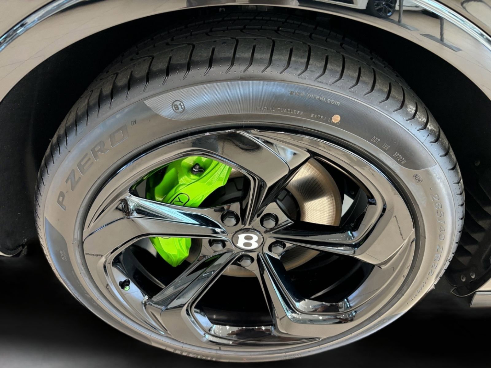 New 2025 Bentley Bentayga image 35