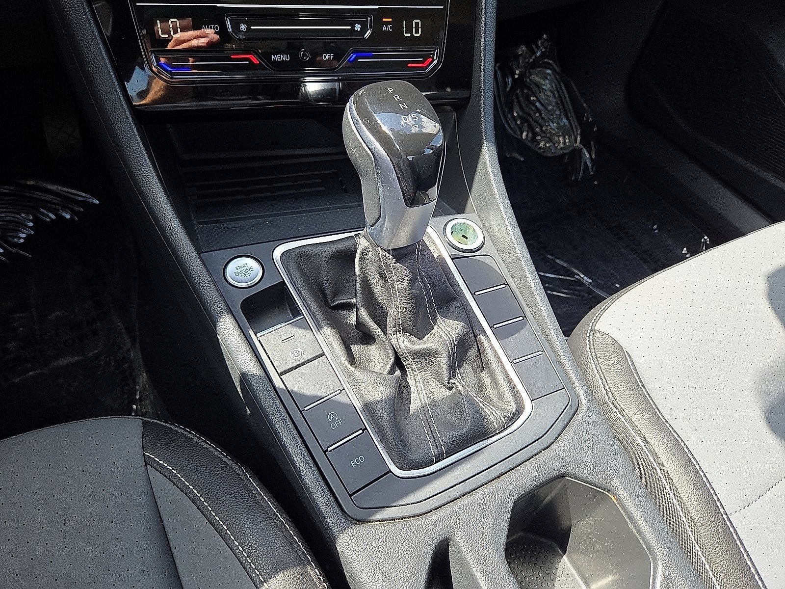 Used 2025 Volkswagen Jetta SE FWD image 28