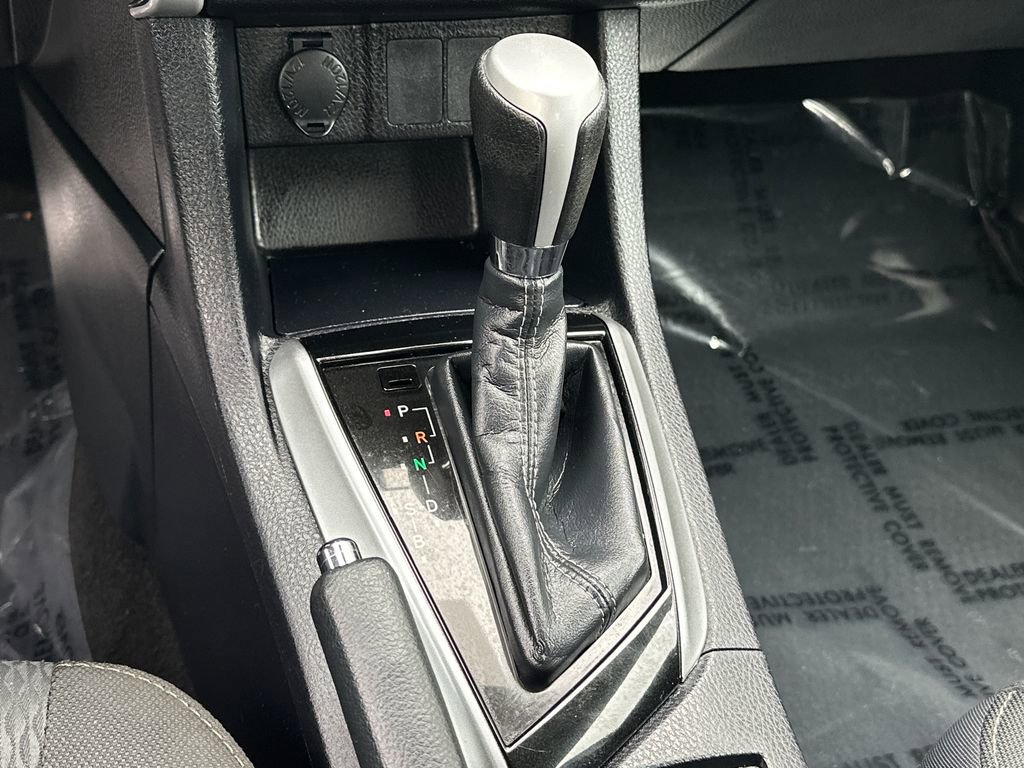 Used 2018 Toyota Corolla LE FWD image 26