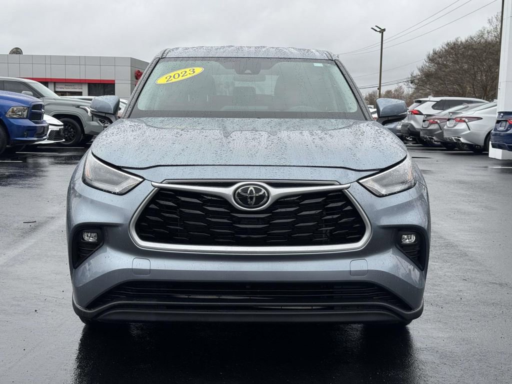 Used 2023 Toyota Highlander LE AWD/4WD image 24