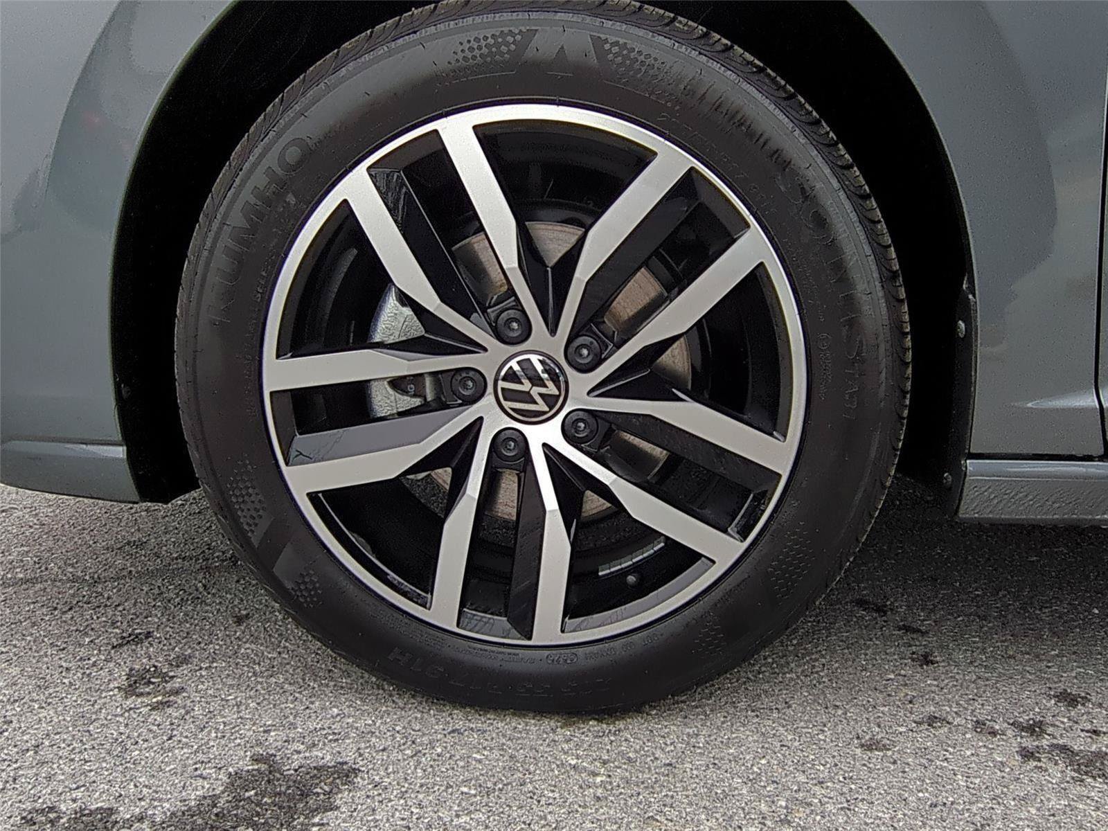 New 2026 Volkswagen Jetta SE FWD image 22