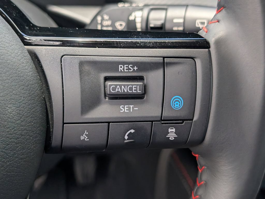 Certified 2025 Nissan Kicks SR FWD image 19