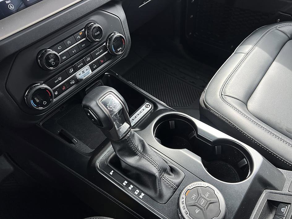 Used 2025 Ford Bronco Outer Banks image 19