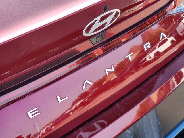 Used 2024 Hyundai Elantra Limited FWD image 10