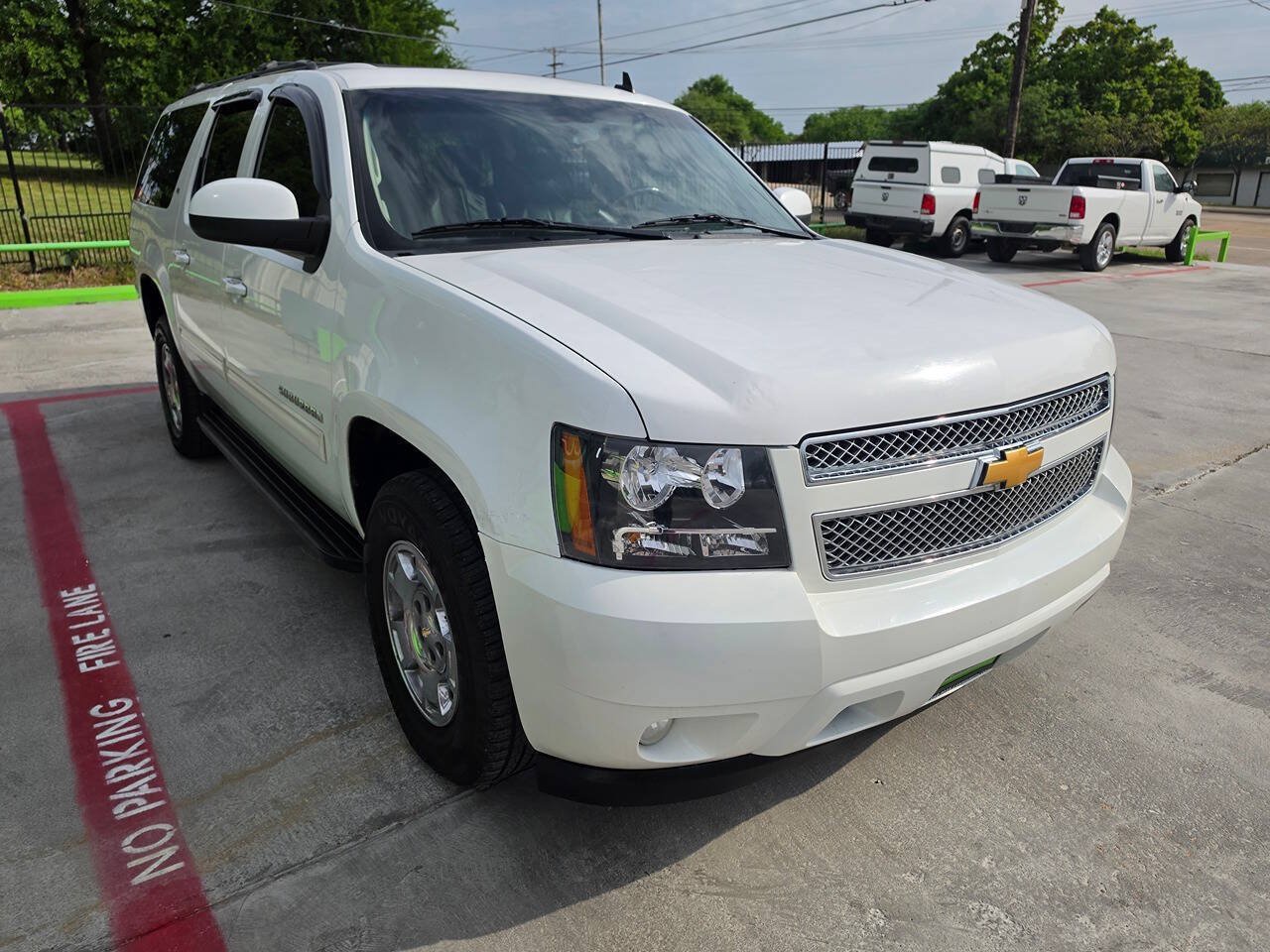 Used 2012 Chevrolet Suburban LT AWD/4WD image 5