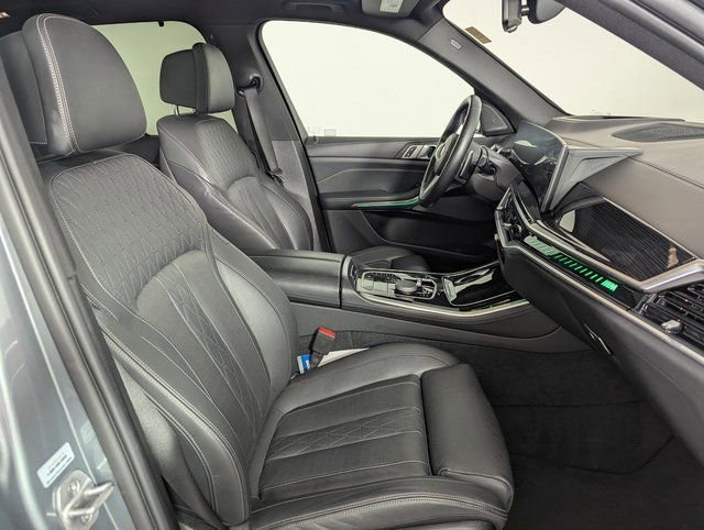 Used 2024 BMW X5 M60i AWD/4WD image 29