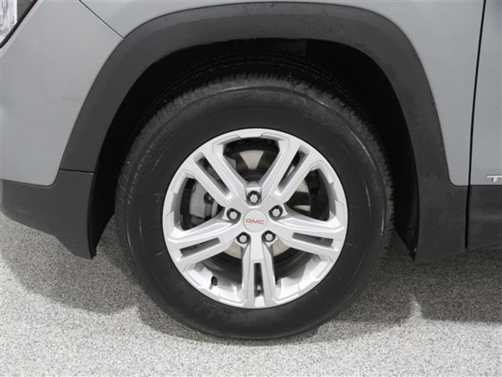 Used 2024 GMC Terrain SLE image 21