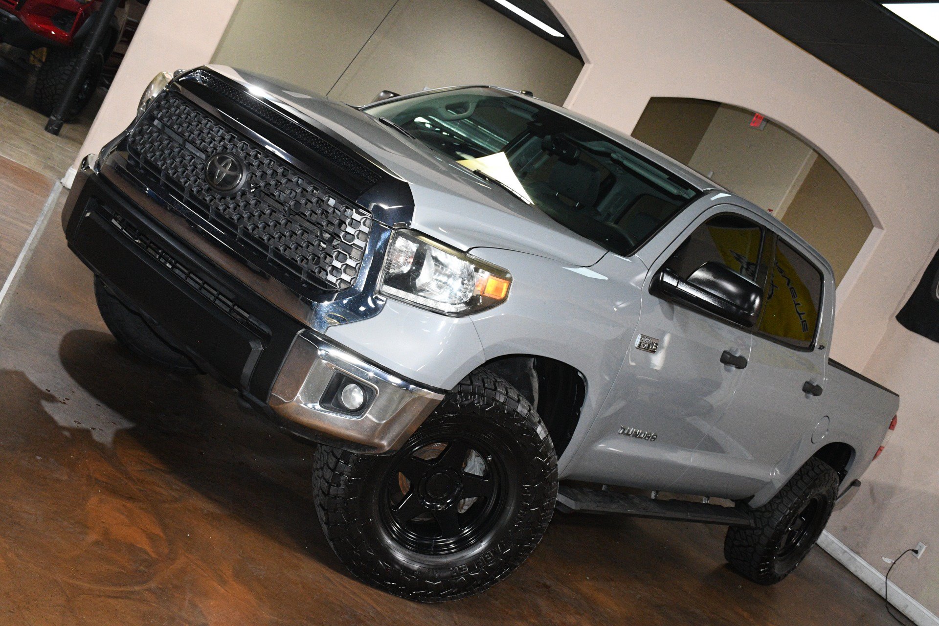 Used 2019 Toyota Tundra SR5 w/ SR5 Upgrade Package AWD/4WD image 78