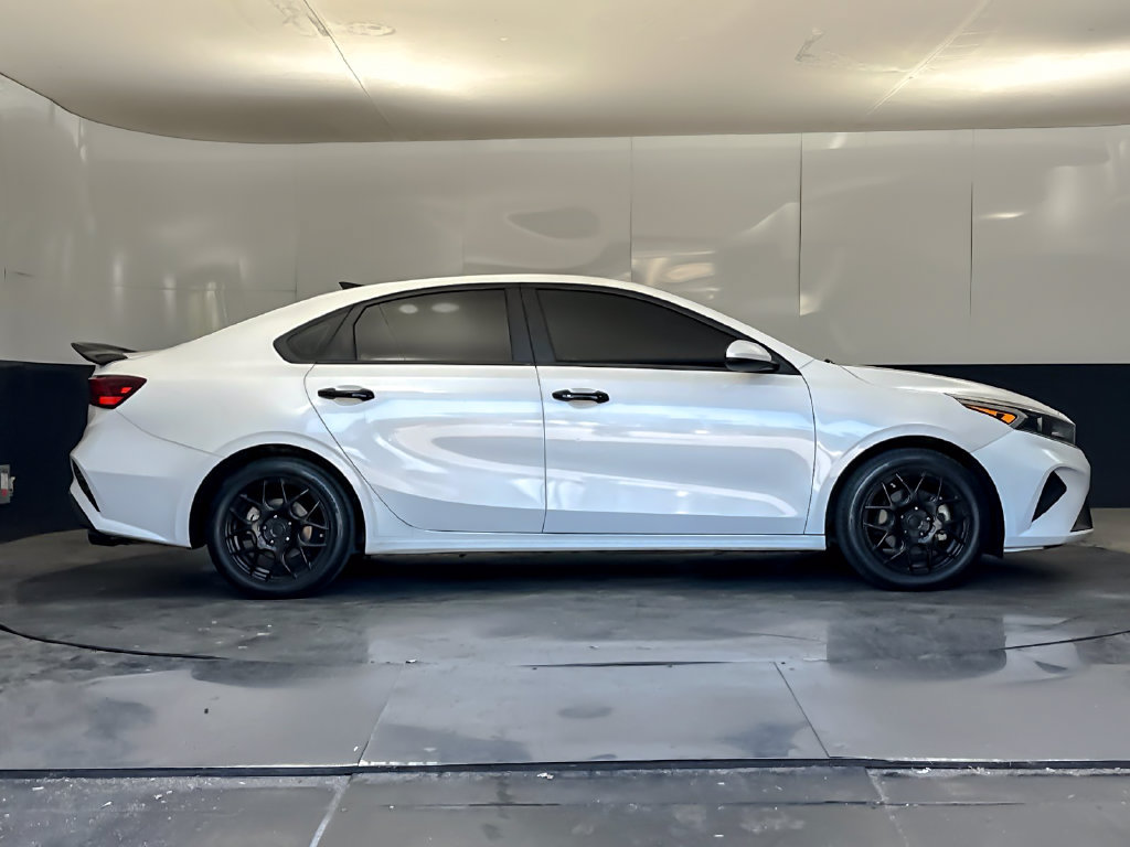 Used 2023 Kia Forte LXS FWD image 2