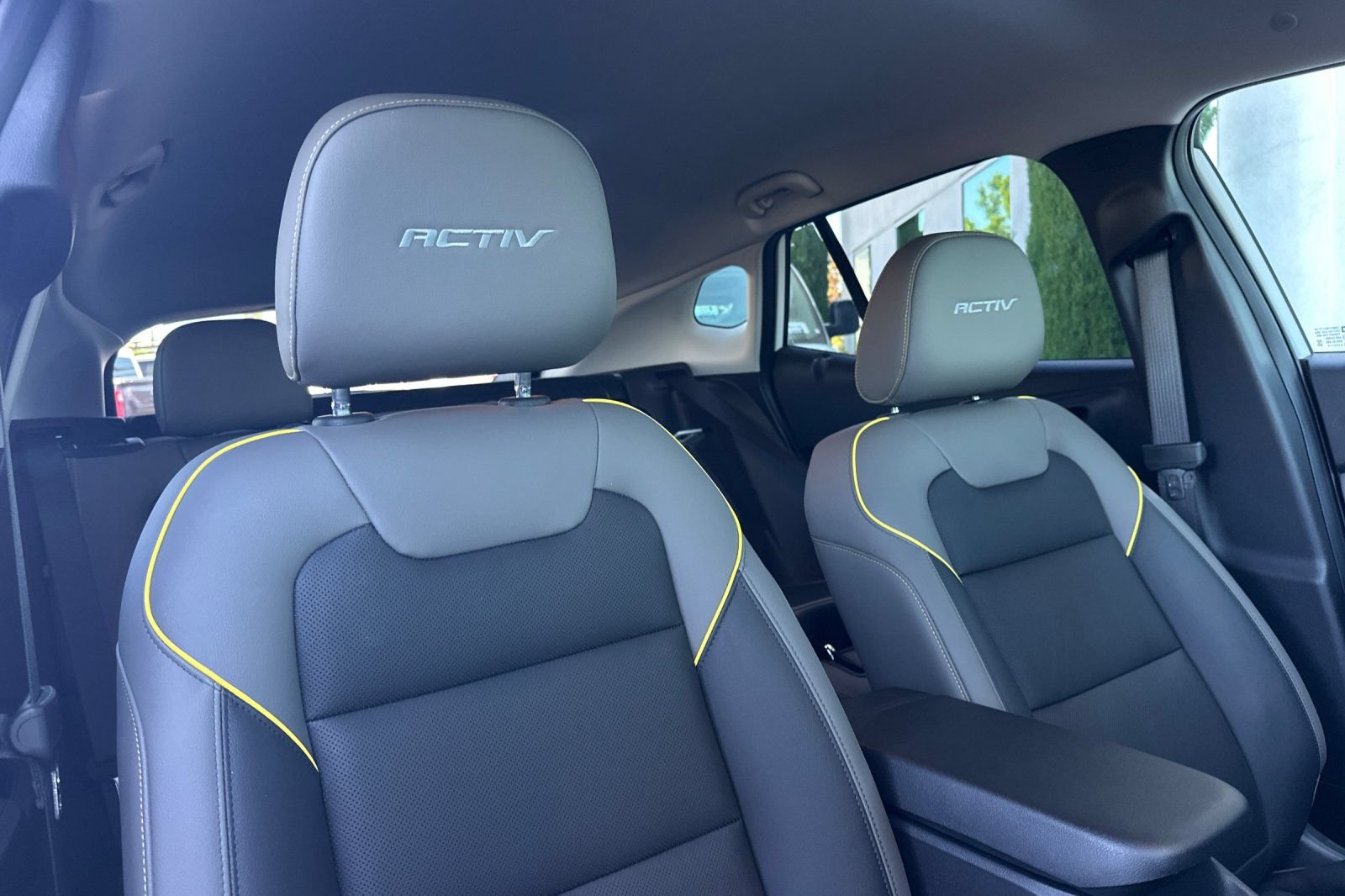 Used 2025 Chevrolet Trax ACTIV w/ Driver Confidence Package FWD image 17