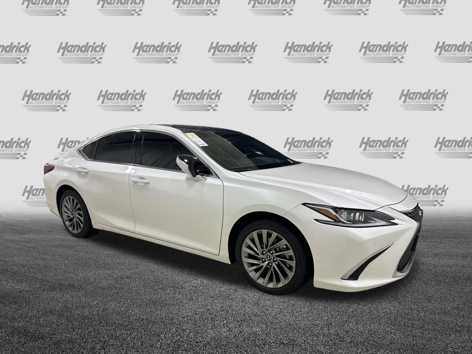 Certified 2025 Lexus ES 350 Luxury w/ Accessory Package (Z1) image 2