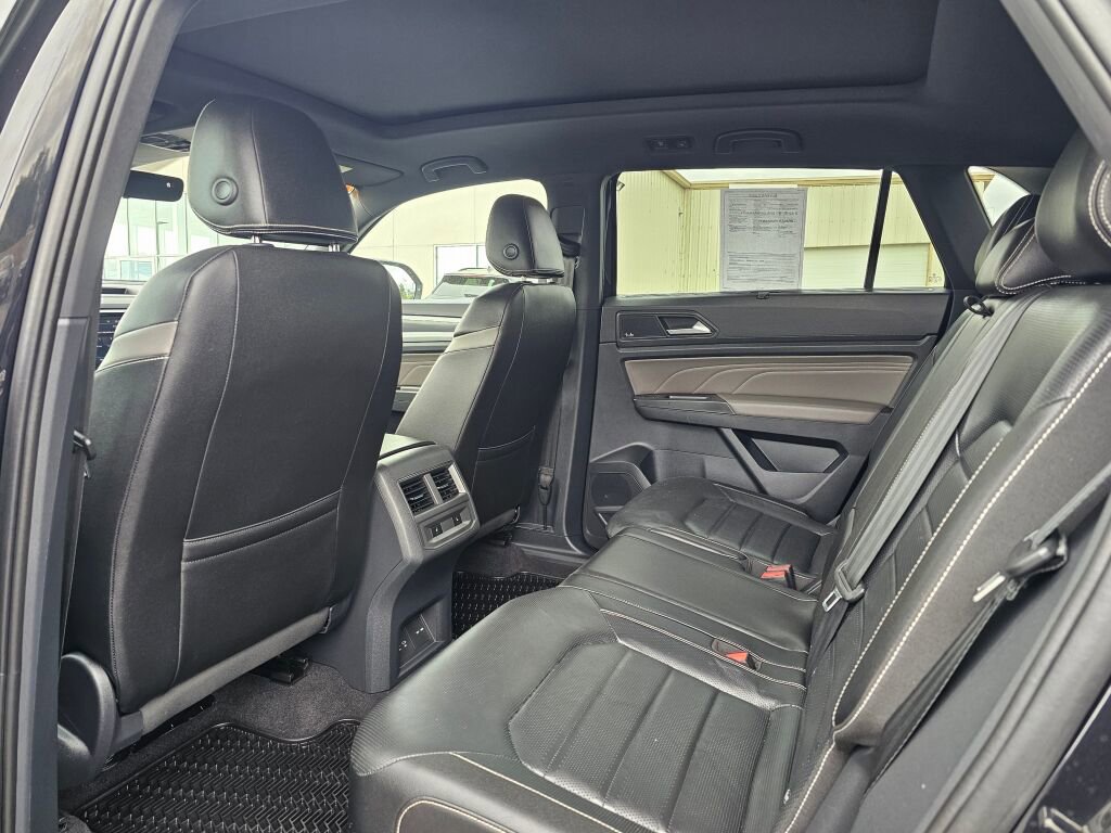Used 2023 Volkswagen Atlas Cross Sport SEL Premium R-Line AWD/4WD image 11