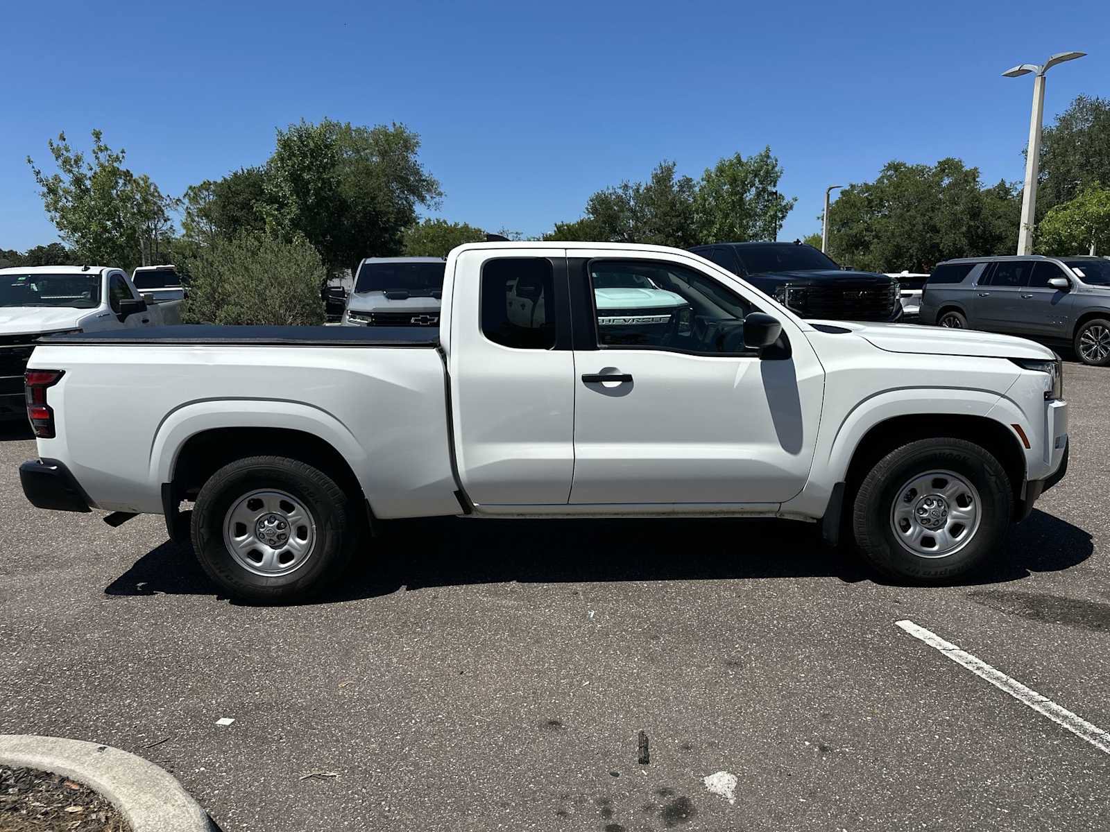Used 2024 Nissan Frontier S RWD image 7