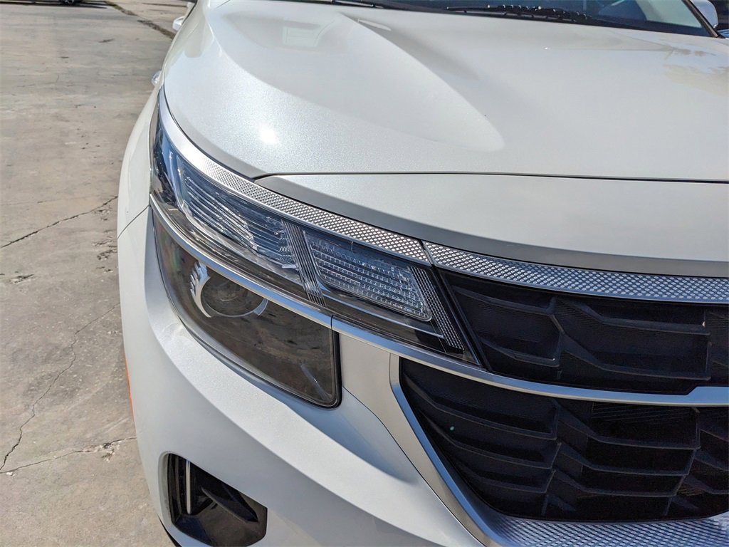 Certified 2025 Kia Seltos LX image 10