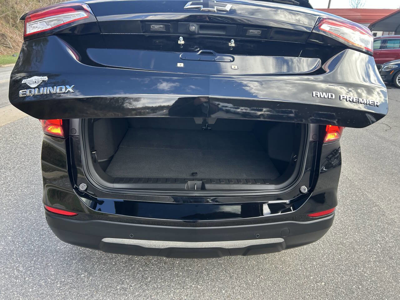 Used 2023 Chevrolet Equinox Premier image 23