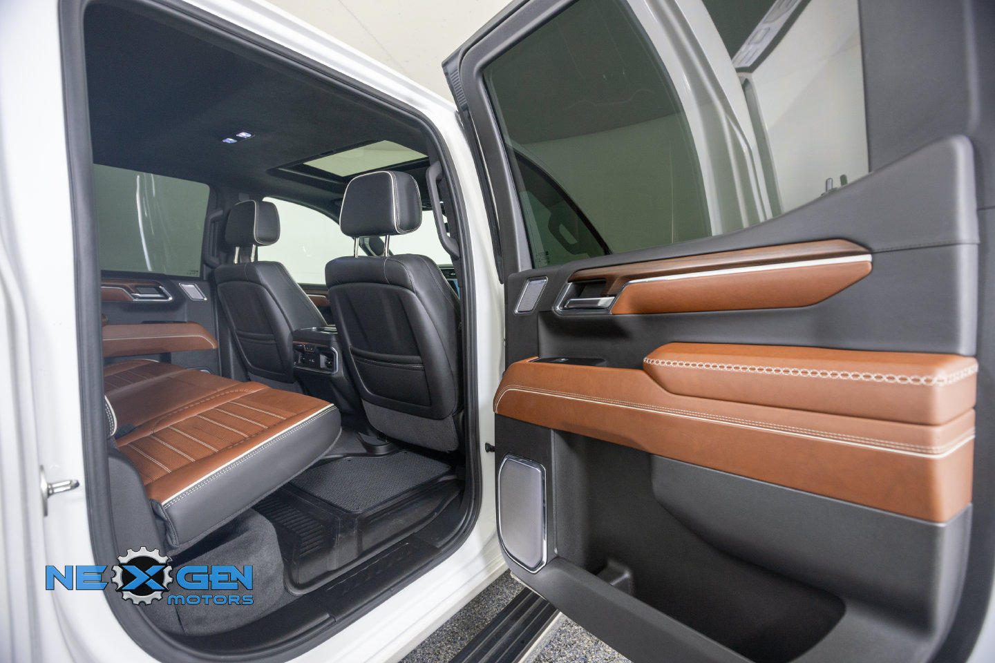 Used 2024 GMC Sierra 1500 Denali Ultimate AWD/4WD image 38
