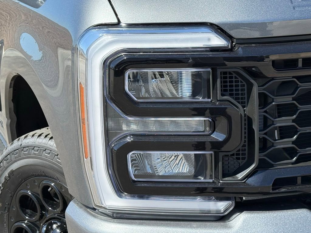 New 2026 Ford F250 4x4 Crew Cab Super Duty image 3