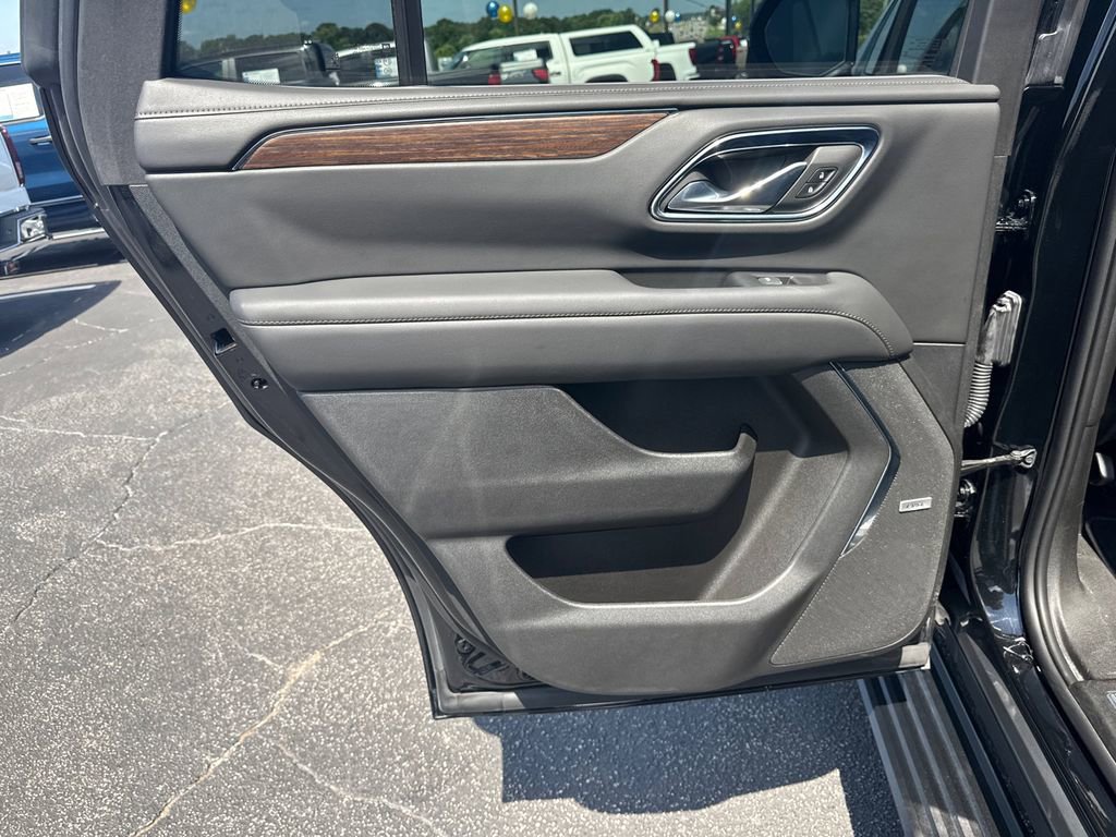 Used 2023 Chevrolet Tahoe High Country AWD/4WD image 23