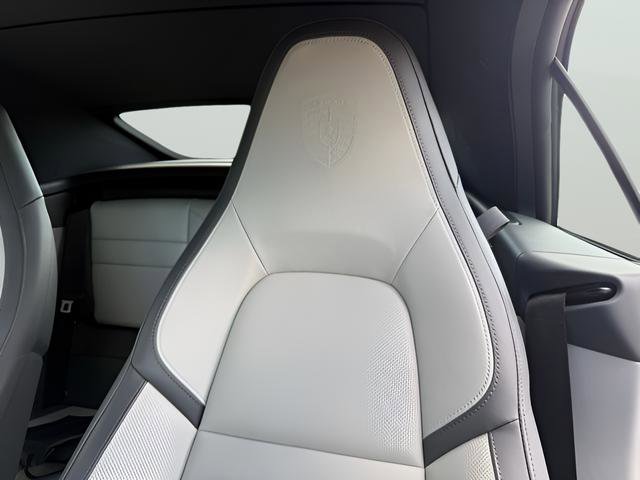 Used 2025 Porsche 911 Carrera image 14