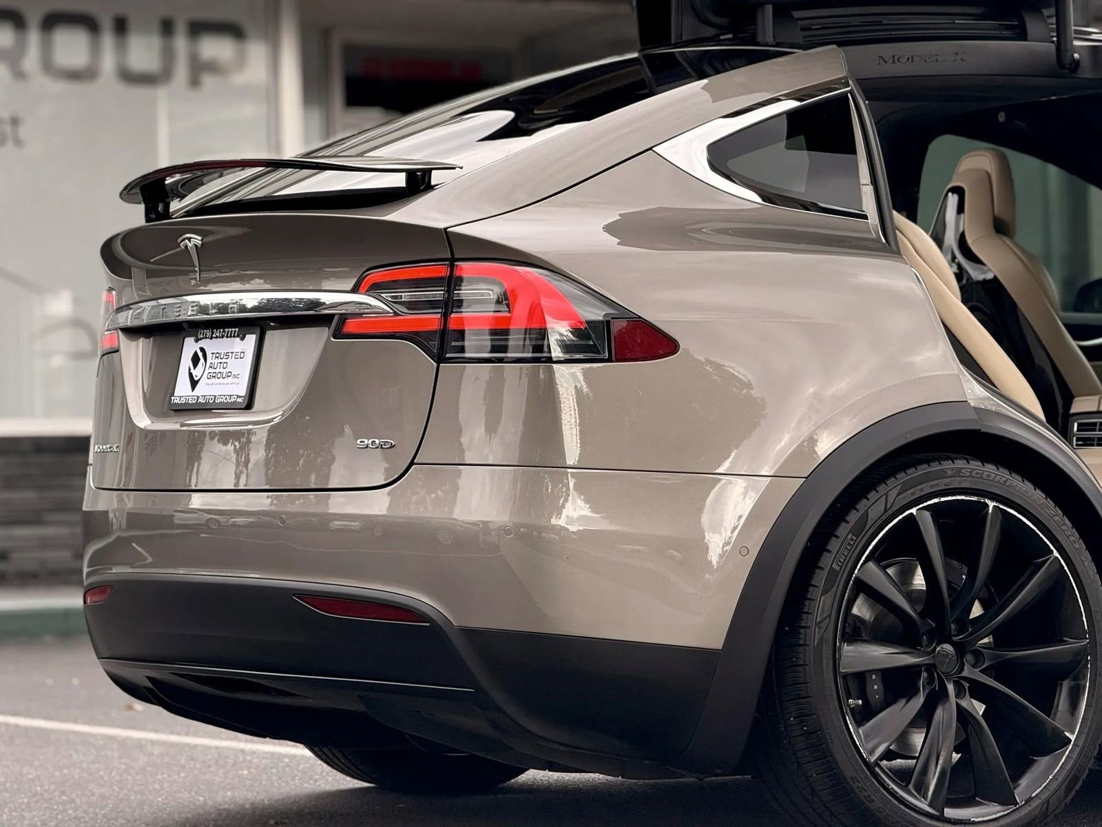 Used 2016 Tesla Model X 90D AWD/4WD image 9