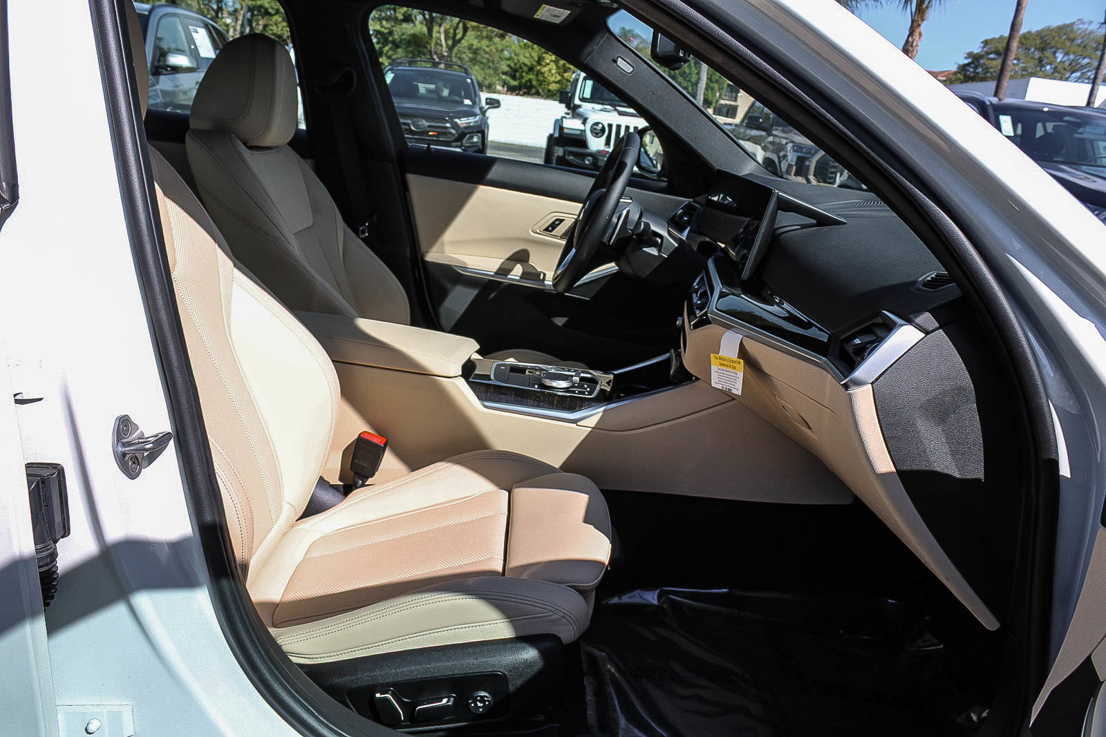 Used 2024 BMW 330e image 16