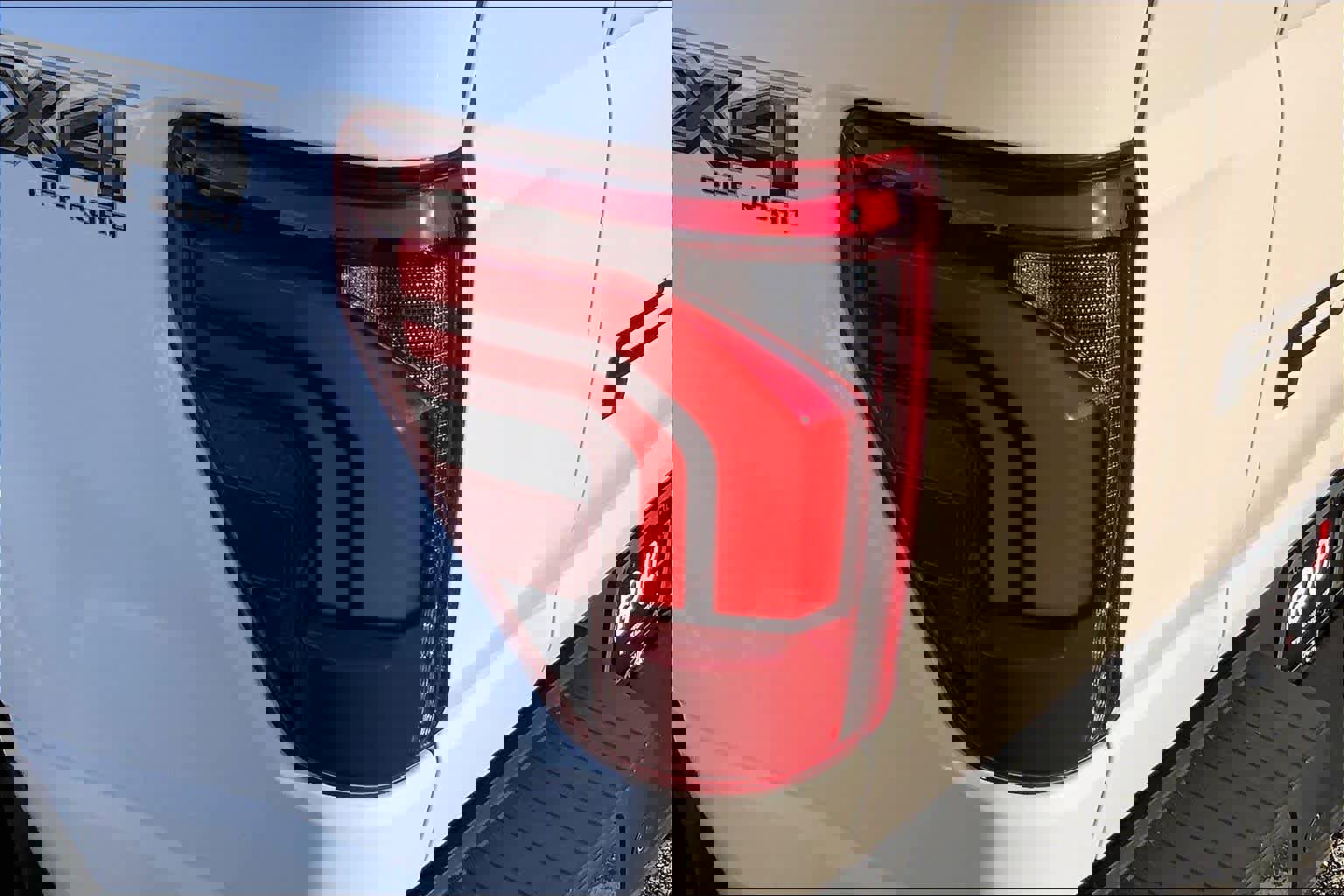 Used 2025 Ford F150 Lariat w/ Equipment Group 502A High image 27