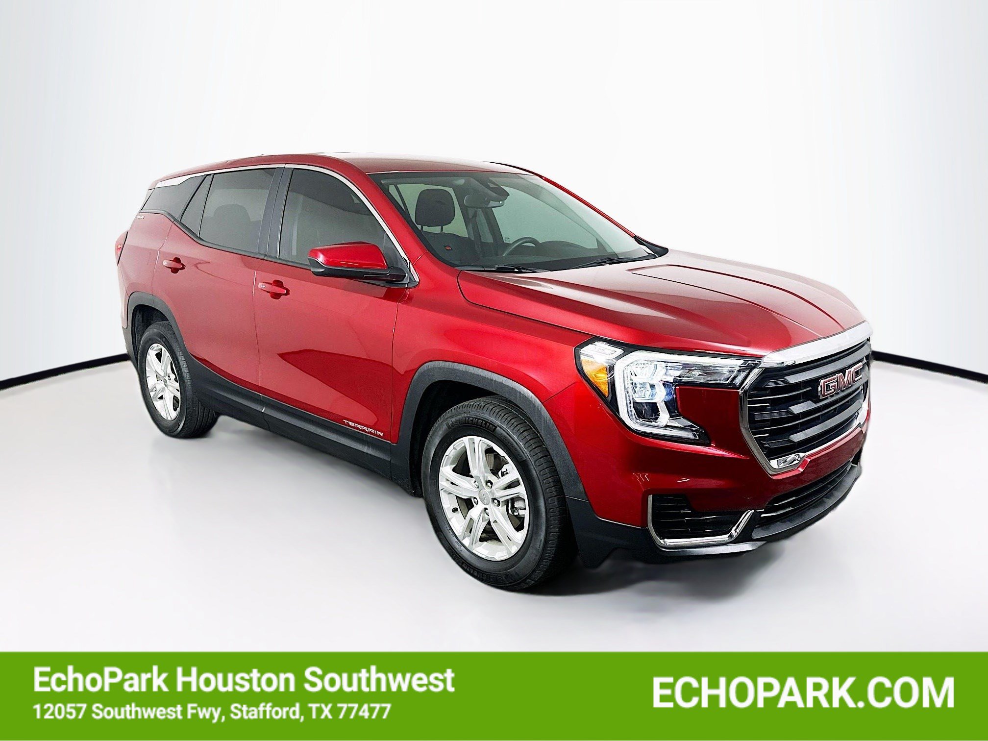 Used 2023 GMC Terrain SLE FWD image 1