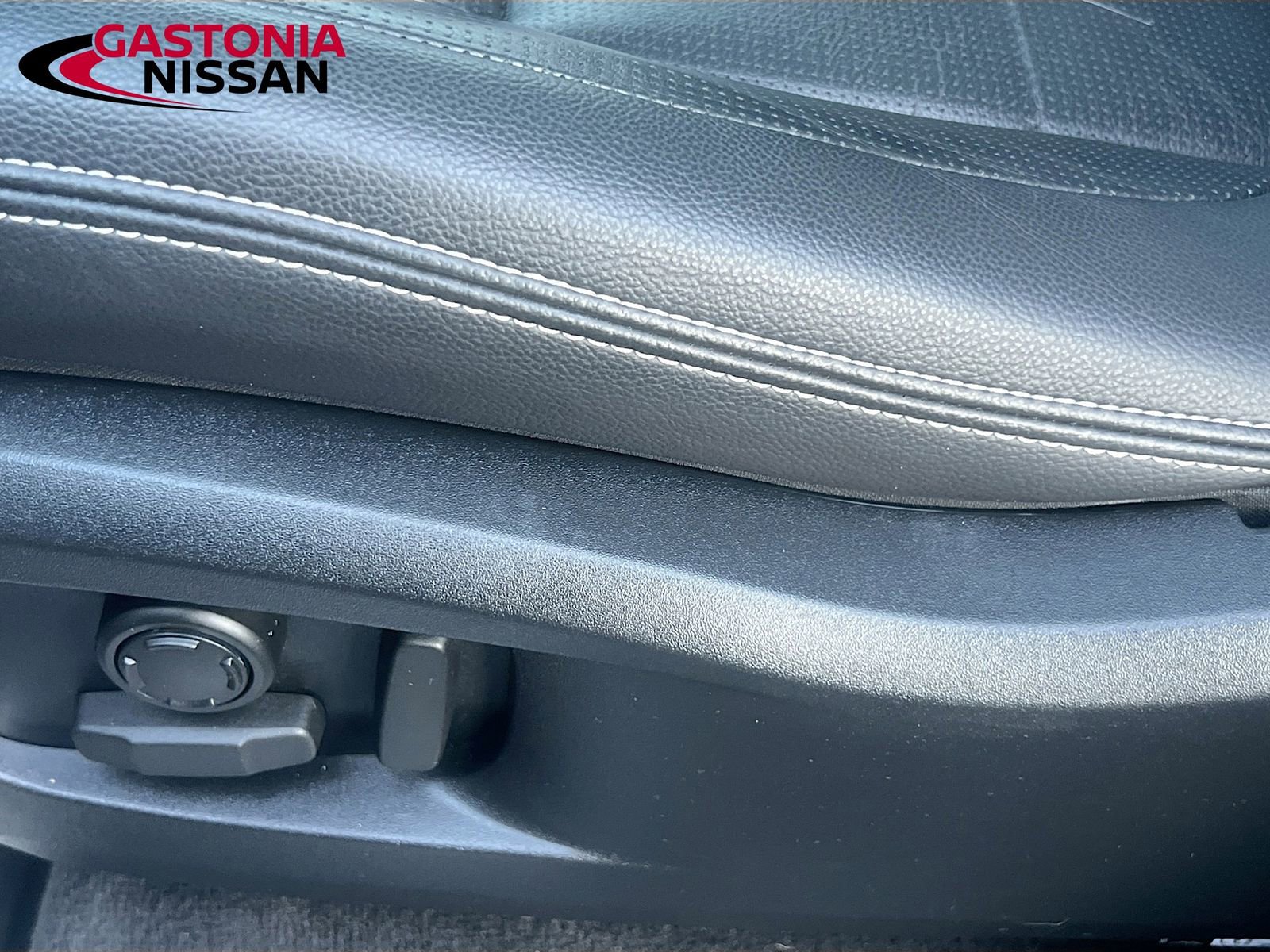 Used 2024 Jaguar F-PACE R-Dynamic S image 26