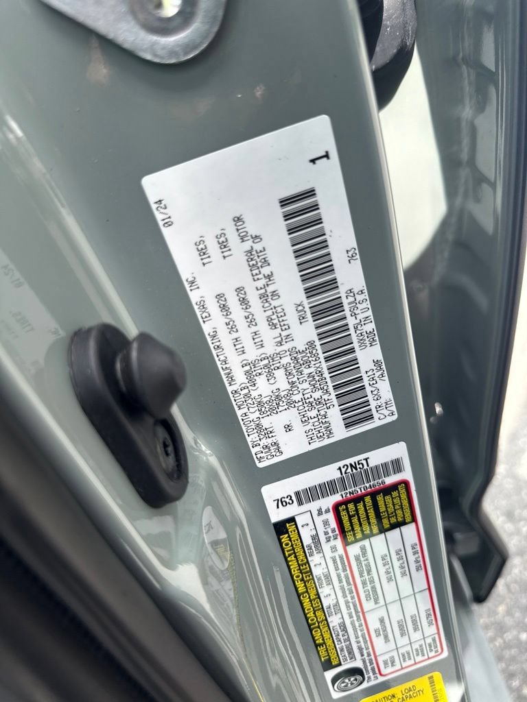 Used 2024 Toyota Tundra Limited AWD/4WD image 25