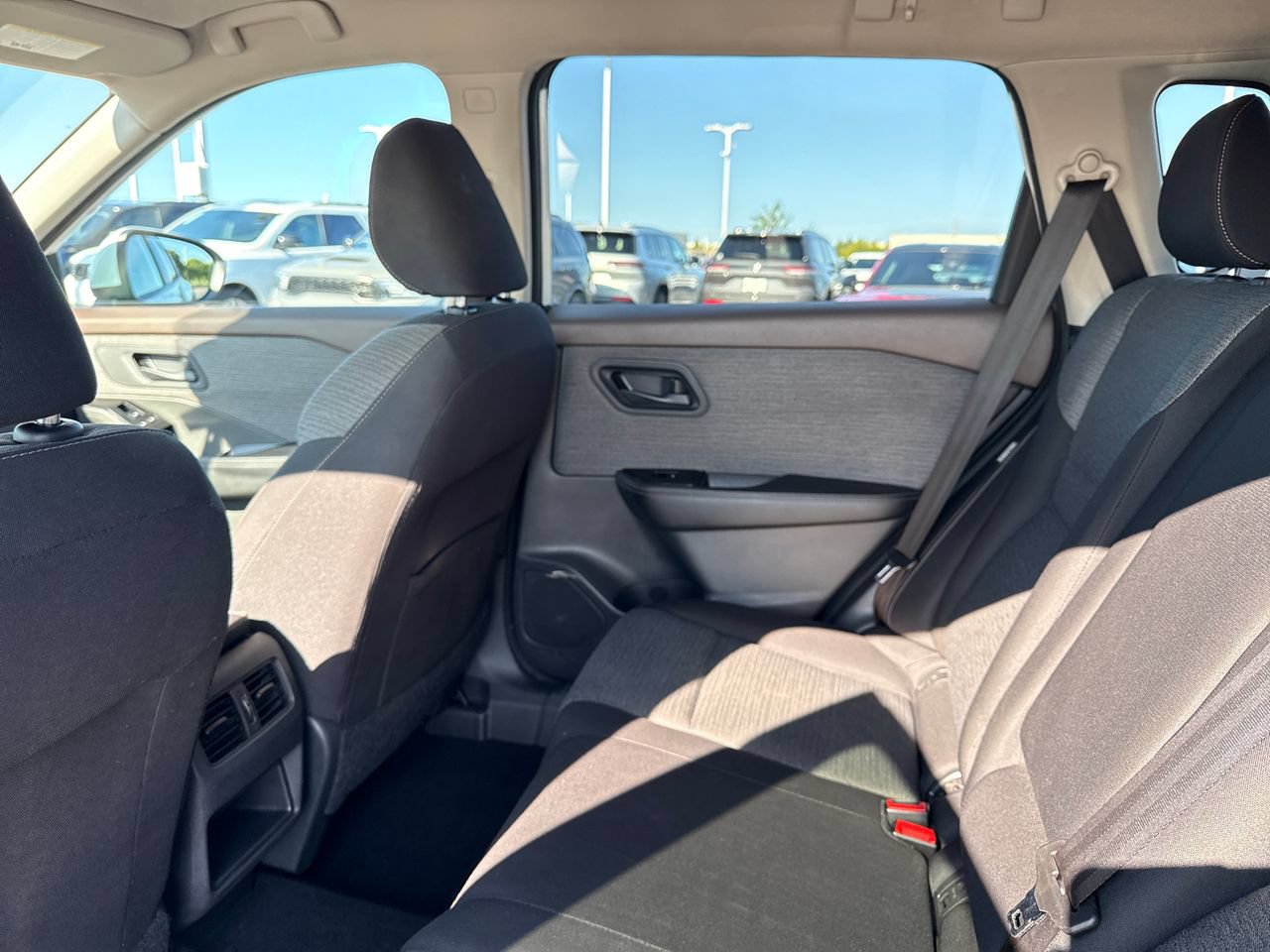 Used 2022 Nissan Rogue S FWD image 13
