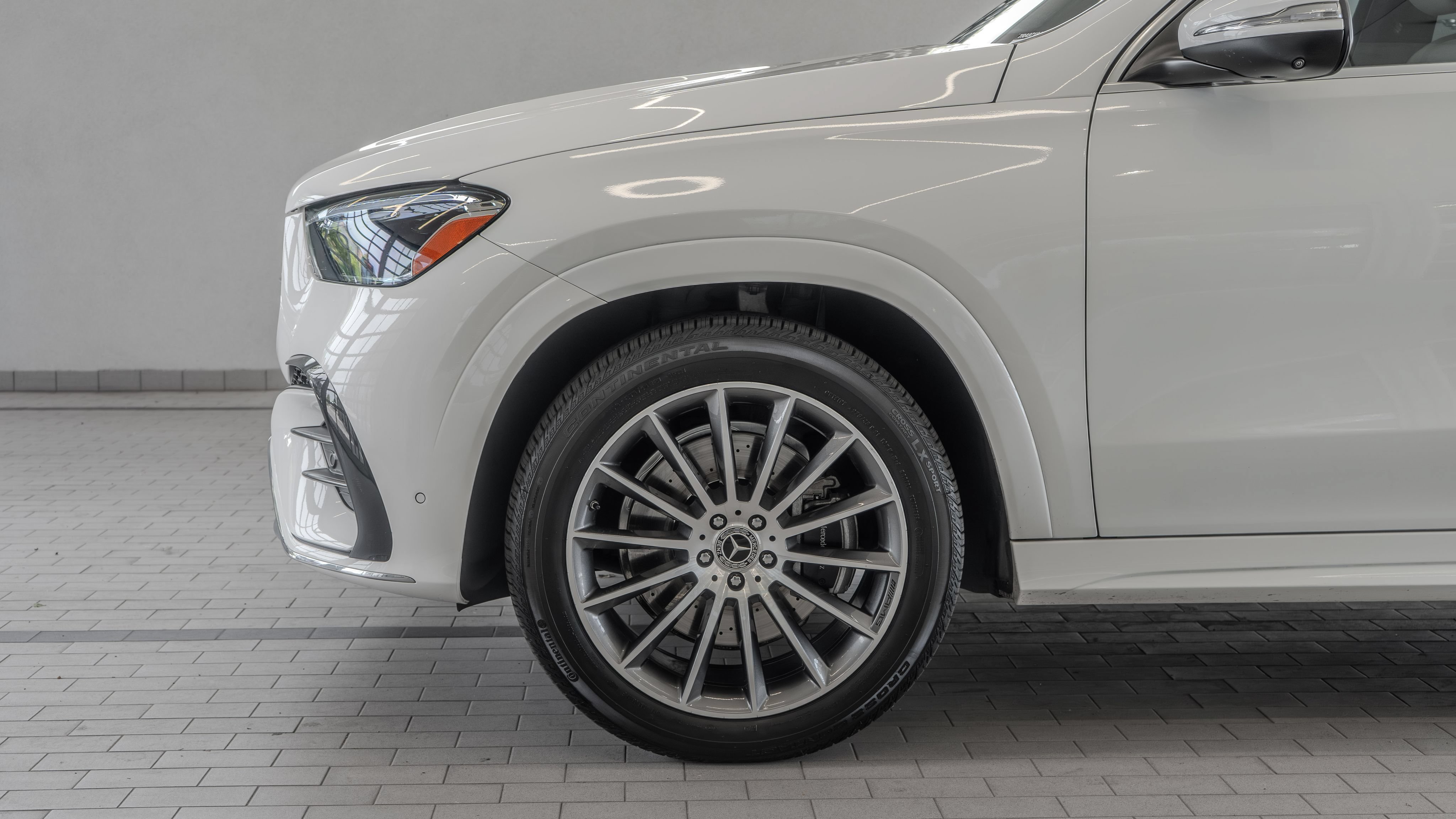 Used 2024 Mercedes-Benz GLE 350 4MATIC image 4