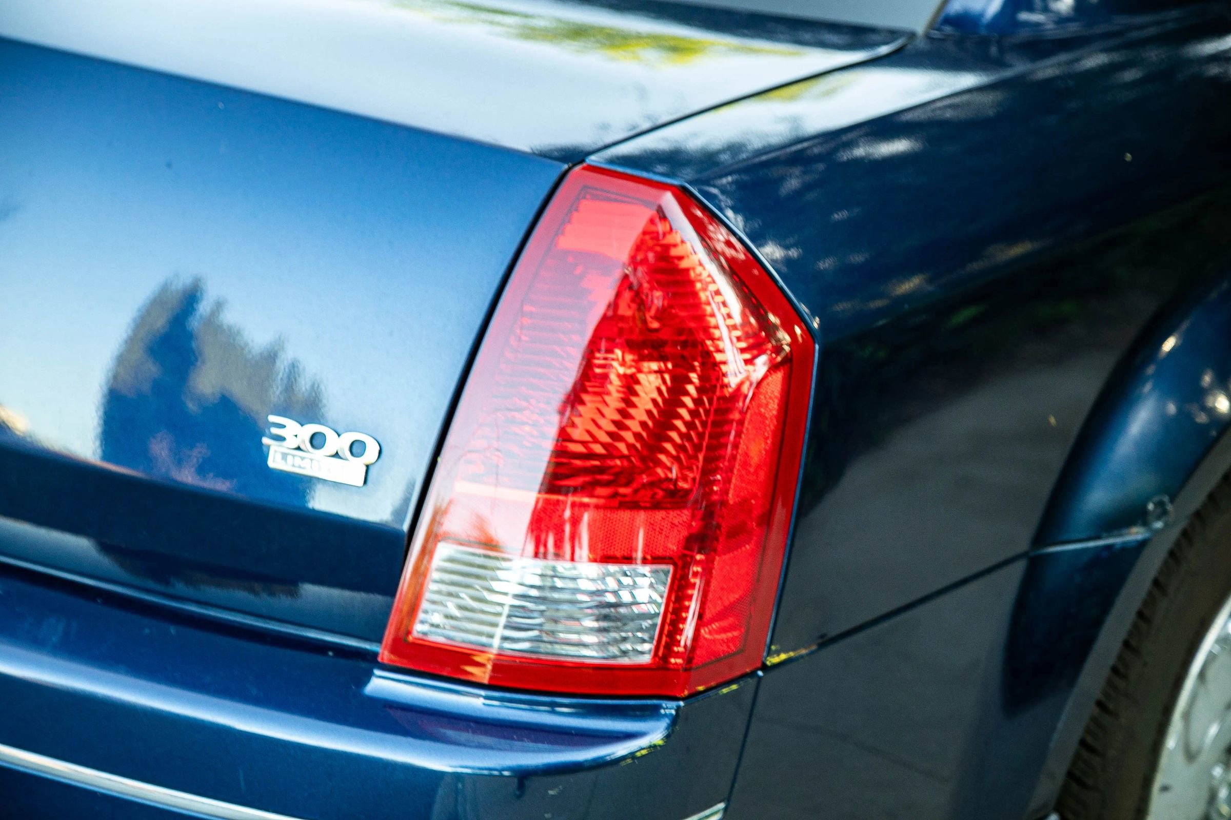 Used 2005 Chrysler 300 Touring RWD image 9