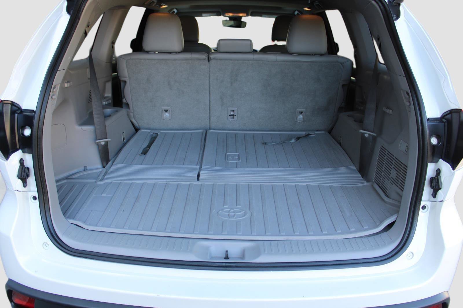 Used 2017 Toyota Highlander XLE image 31