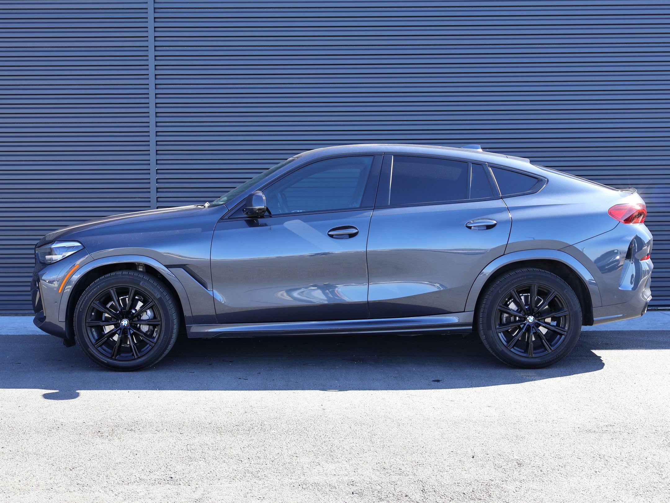 Used 2021 BMW X6 xDrive40i w/ M Sport Package AWD/4WD image 8